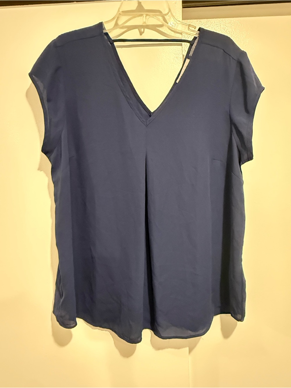 DR2 Navy V-Neck Cap Sleeve Blouse size XL